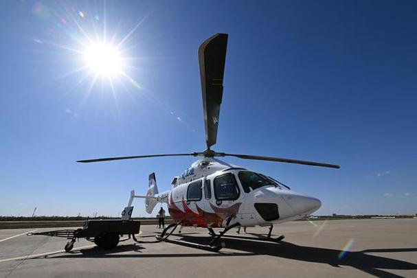由中国航空工业集团有限公司全新研制的4吨级先进双发多用途直升机"
